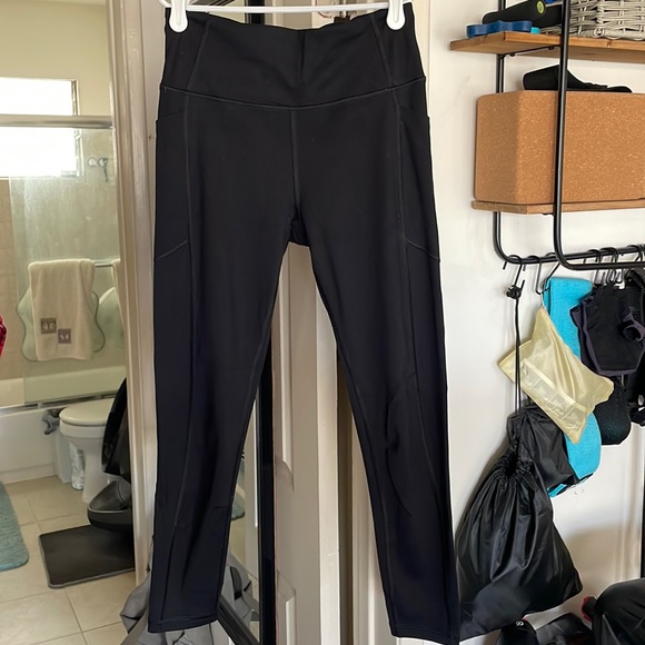 Victoria's Secret Pants - Victoria’s Secret 7/8 Length Black Leggings